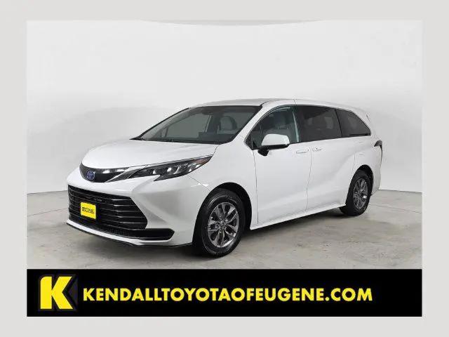 2025 Toyota Sienna LE for sale in Eugene, OR