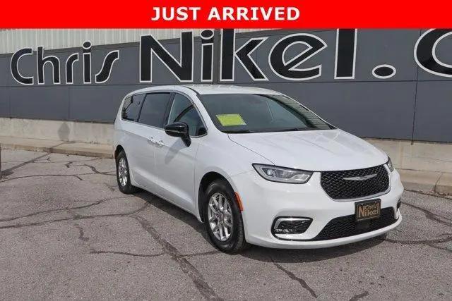 2025 Chrysler Pacifica Select for sale in Broken Arrow, OK