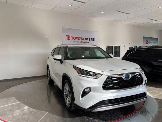 2022 Toyota Highlander Hybrid Platinum for sale in Erie, PA