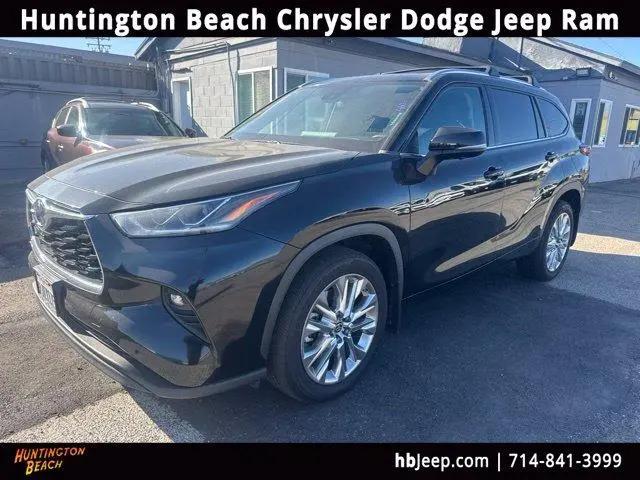 2023 Toyota Highlander Limited for sale in Huntington Beach, CA