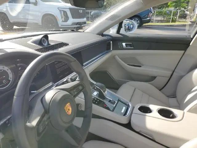 2023 Porsche Panamera Turbo S Executive