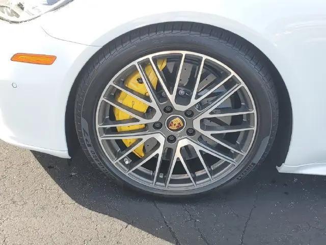 2023 Porsche Panamera Turbo S Executive