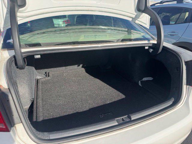 2015 Volkswagen Passat 1.8T Limited Edition