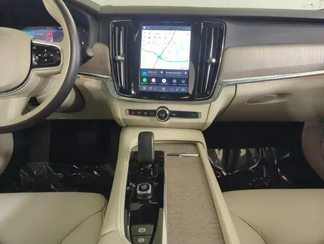 2023 Volvo S90 B6 Plus