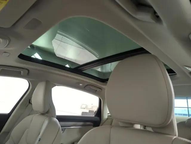 2023 Volvo S90 B6 Plus