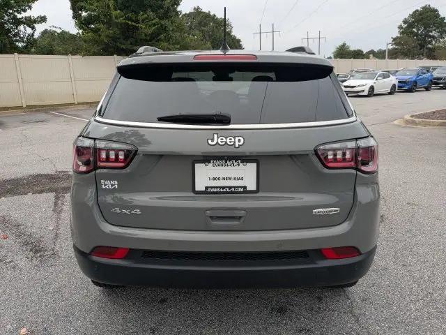 2023 Jeep Compass Latitude Lux FWD