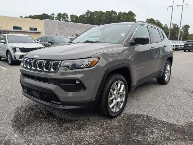 2023 Jeep Compass Latitude Lux FWD