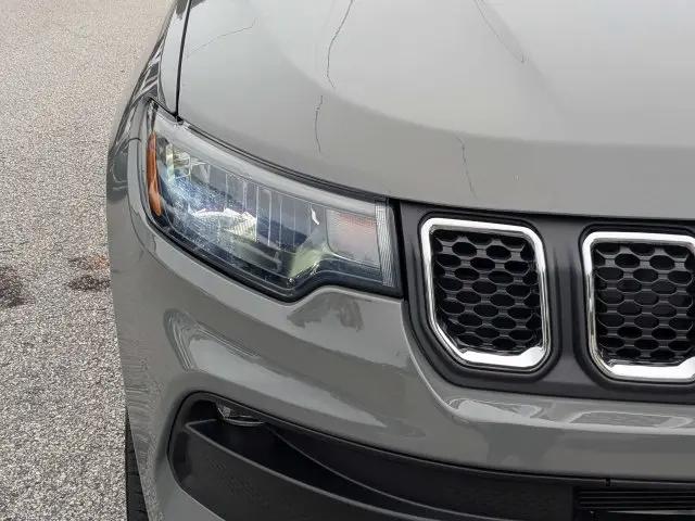 2023 Jeep Compass Latitude Lux FWD