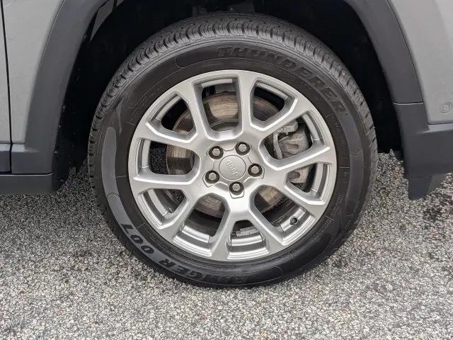 2023 Jeep Compass Latitude Lux FWD