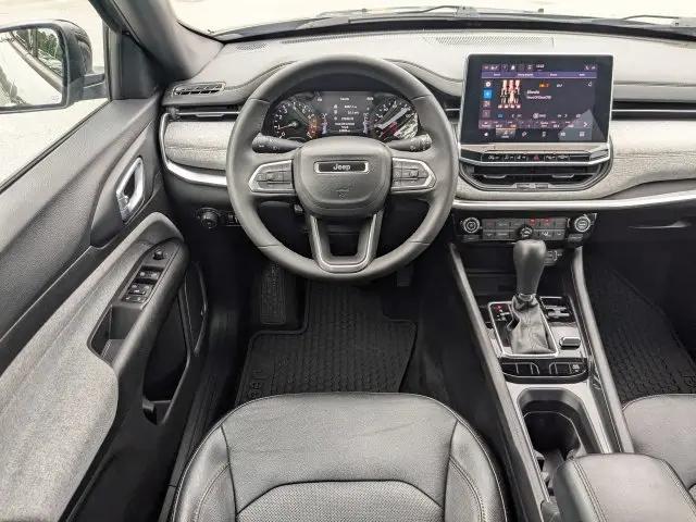 2023 Jeep Compass Latitude Lux FWD