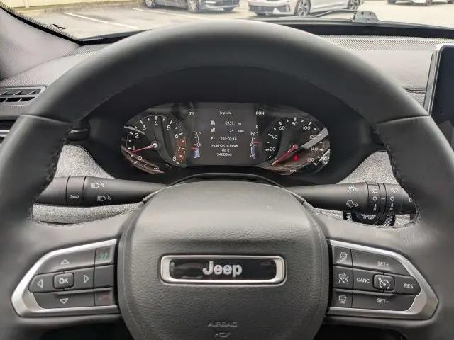 2023 Jeep Compass Latitude Lux FWD