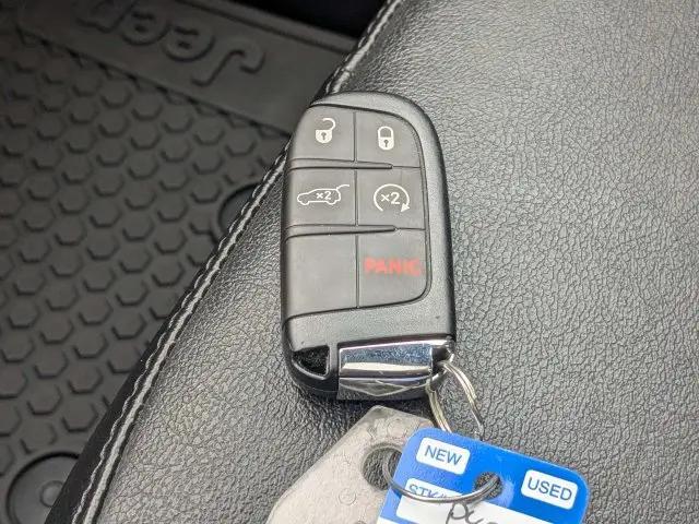 2023 Jeep Compass Latitude Lux FWD