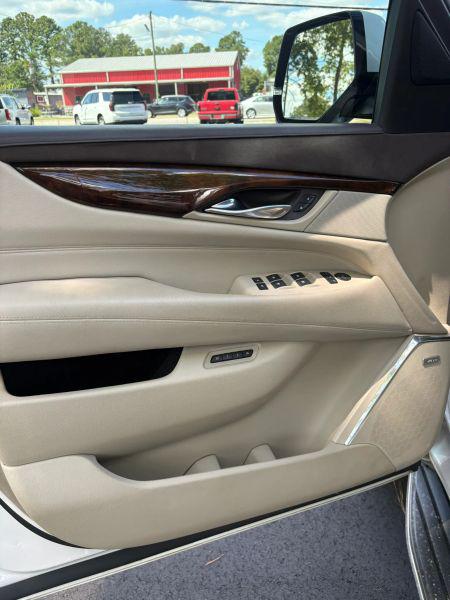 2016 Cadillac Escalade Luxury Collection