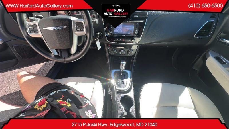 2013 Chrysler 200 Limited