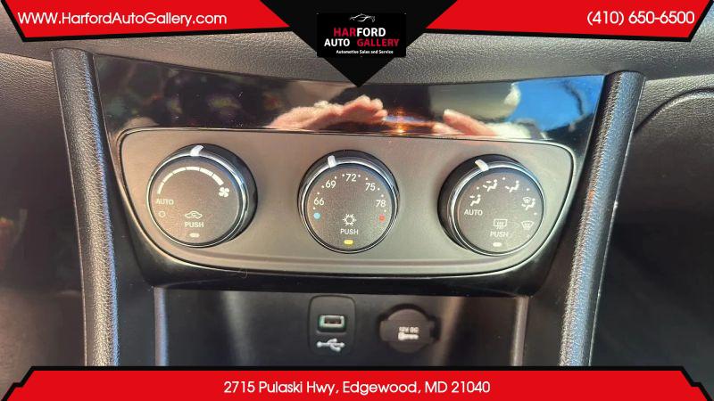 2013 Chrysler 200 Limited