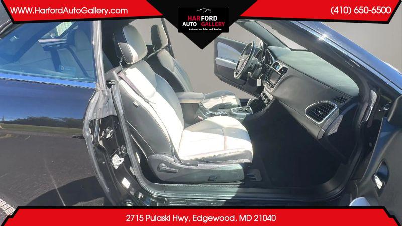 2013 Chrysler 200 Limited