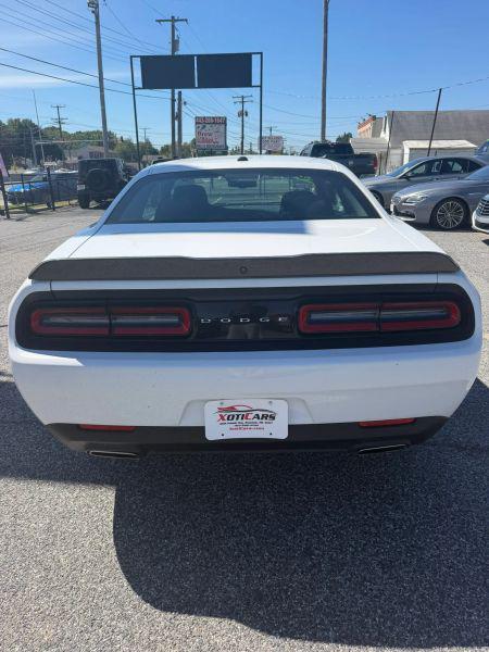 2016 Dodge Challenger SXT