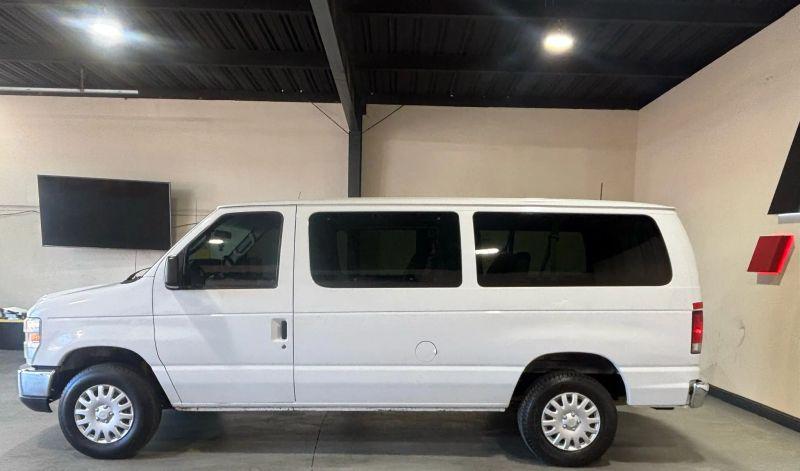 2014 Ford E-350 Super Duty XL