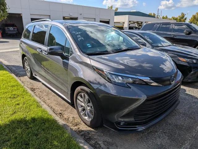 2025 Toyota Sienna XLE for sale in Orlando, FL