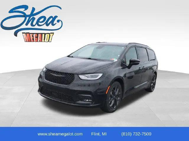 2025 Chrysler Pacifica Limited for sale in Flint, MI