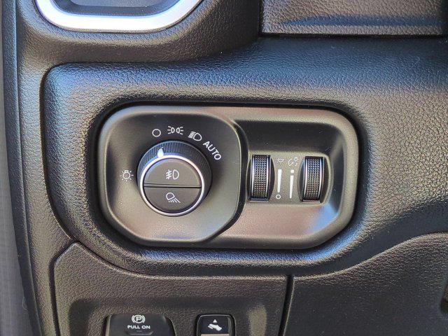 2019 Ram 1500 Big Horn/Lone Star Crew Cab 4x2 57 Box