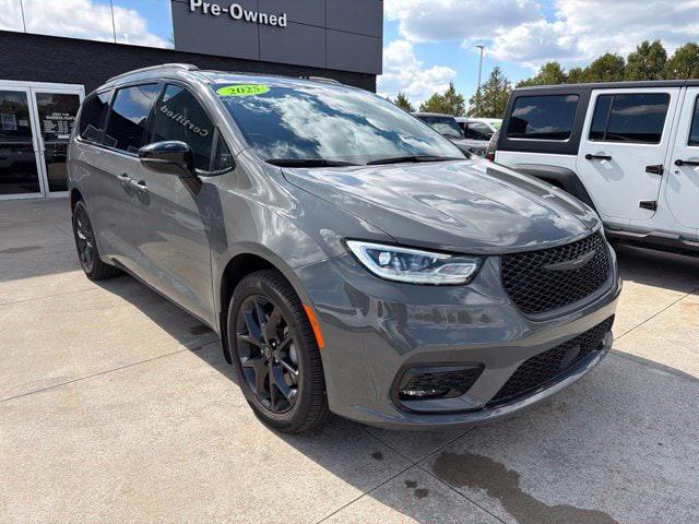 2025 Chrysler Pacifica Limited AWD for sale in White Lake, MI