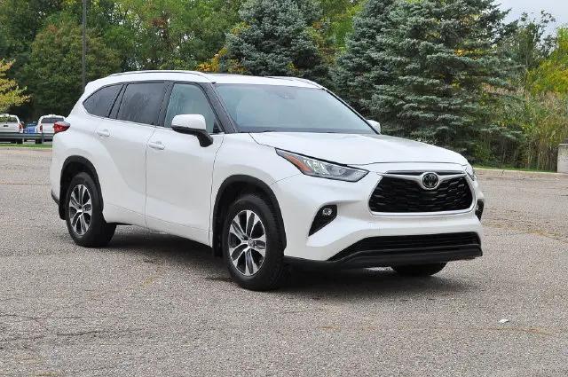 2020 Toyota Highlander XLE for sale in Canton, MI
