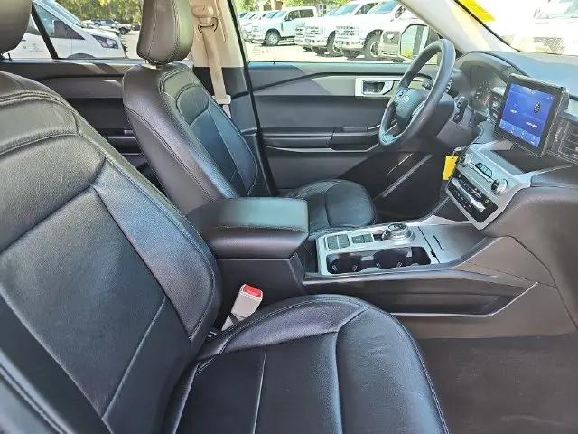 2021 Ford Explorer Base