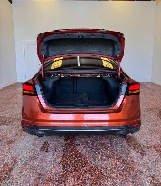 2021 Nissan Altima SR FWD