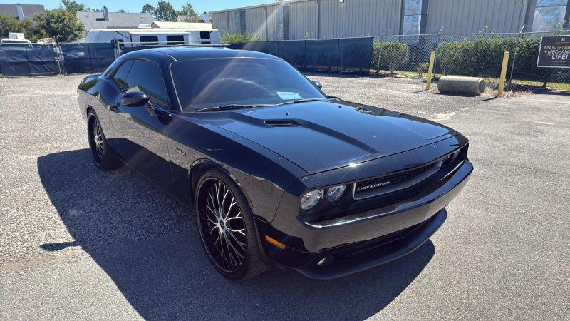 2014 Dodge Challenger SXT Plus