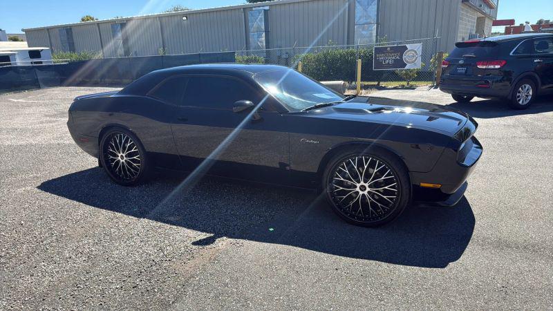 2014 Dodge Challenger SXT Plus