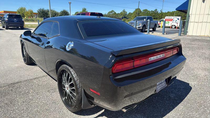 2014 Dodge Challenger SXT Plus