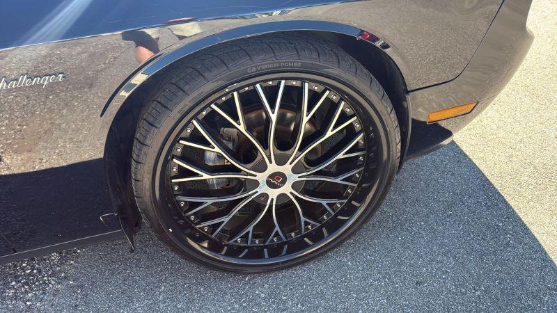 2014 Dodge Challenger SXT Plus