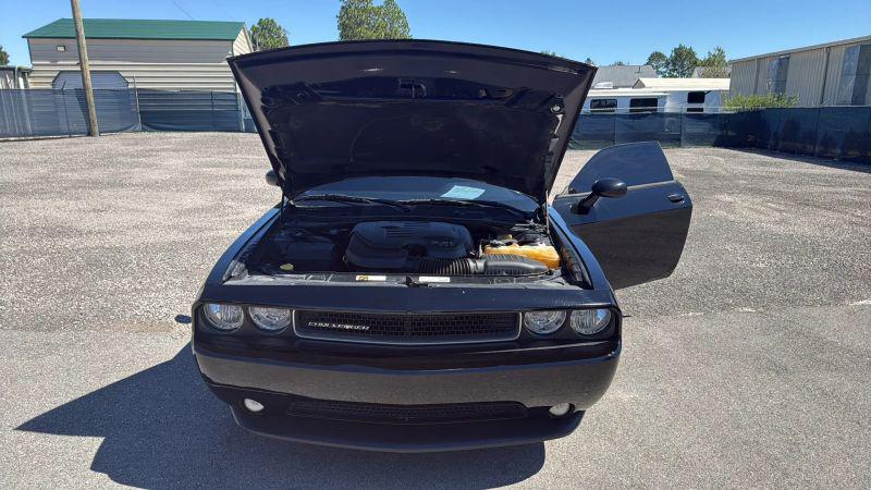 2014 Dodge Challenger SXT Plus