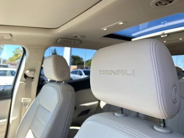 2021 GMC Acadia AWD Denali