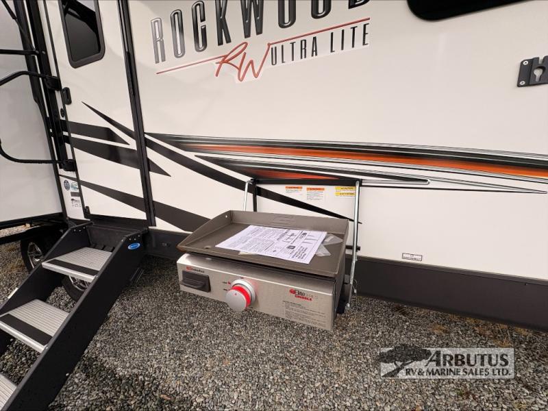 2021 Forest River Rockwood Ultra Lite 2720IK TRAVEL TRAILER