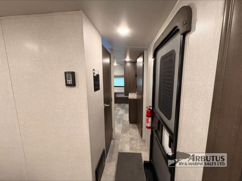 2021 Forest River Rockwood Ultra Lite 2720IK TRAVEL TRAILER