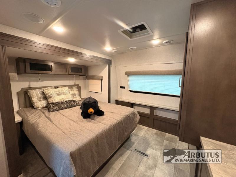 2021 Forest River Rockwood Ultra Lite 2720IK TRAVEL TRAILER
