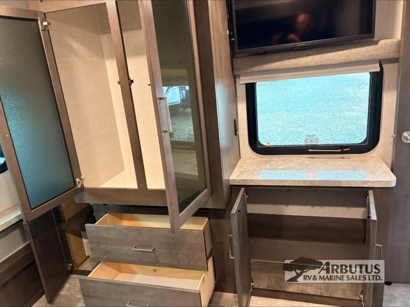2021 Forest River Rockwood Ultra Lite 2720IK TRAVEL TRAILER