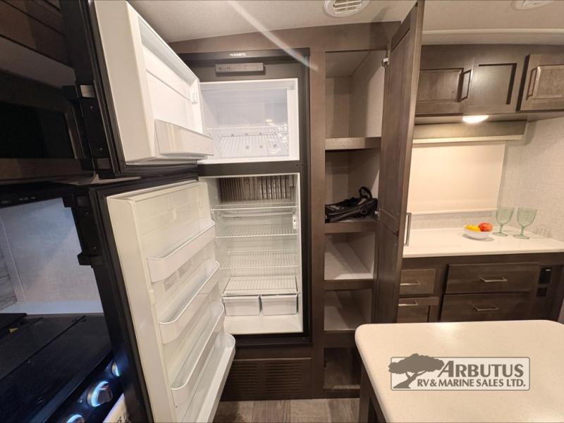 2021 Forest River Rockwood Ultra Lite 2720IK TRAVEL TRAILER