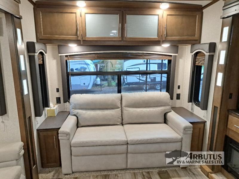 2019 Keystone RV Cougar 315RLS FIFTH WHEEL