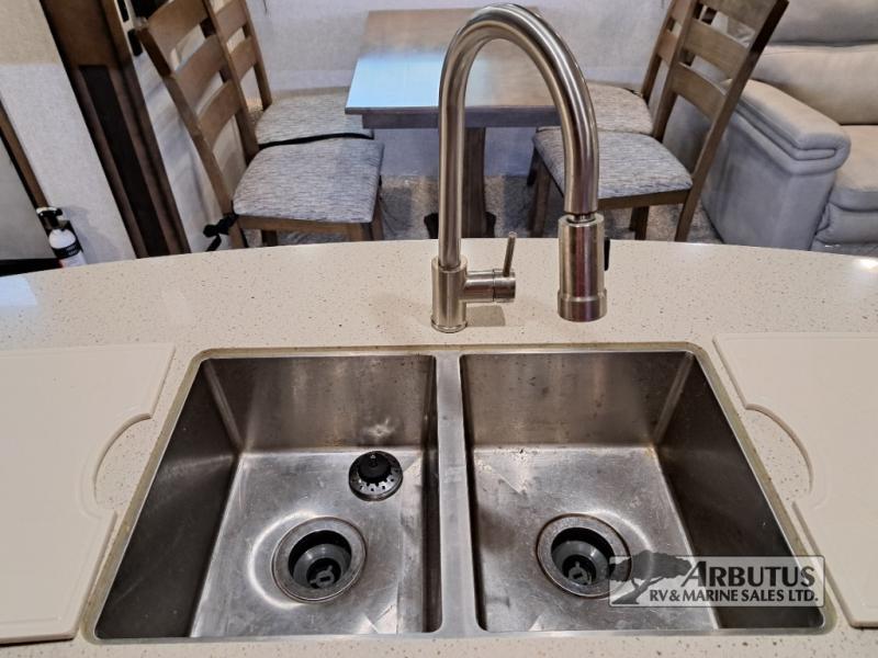 2019 Keystone RV Cougar 315RLS FIFTH WHEEL