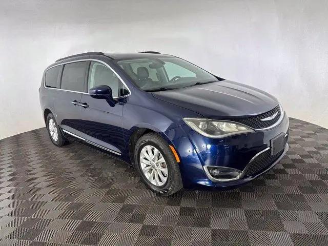 2017 Chrysler Pacifica Touring-L for sale in Columbia, MO
