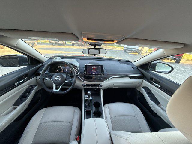 2025 Nissan Altima SV - Photo 21