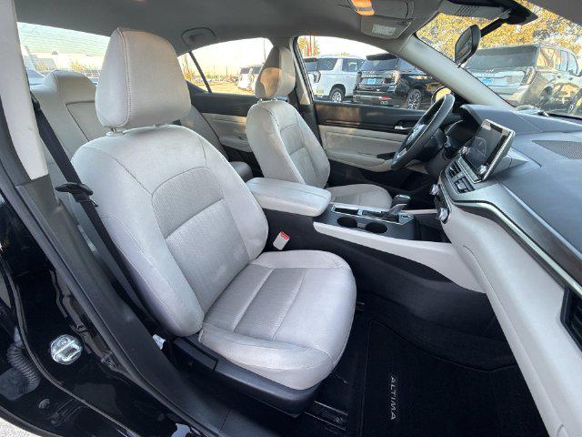 2025 Nissan Altima SV - Photo 29