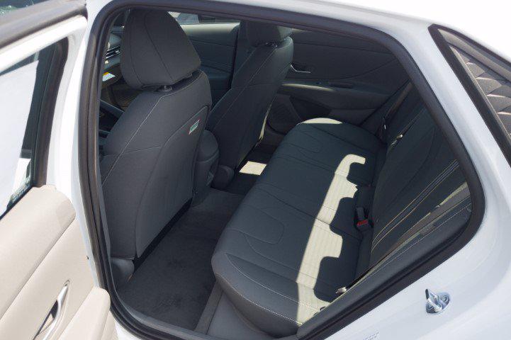 New 2026 White HYUNDAI SEL Sport Plus image 15