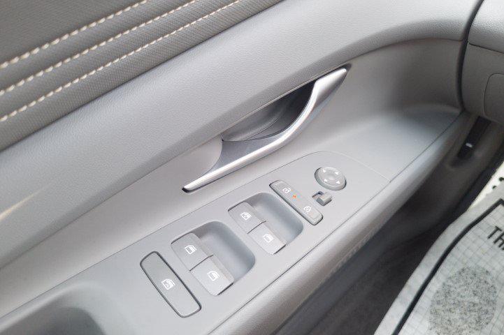 New 2026 White HYUNDAI SEL Sport Plus image 30