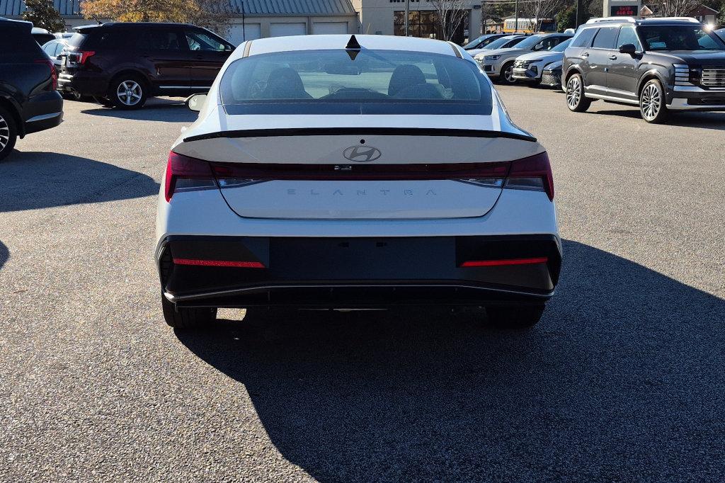 New 2026 White Hyundai SEL Sport image 6