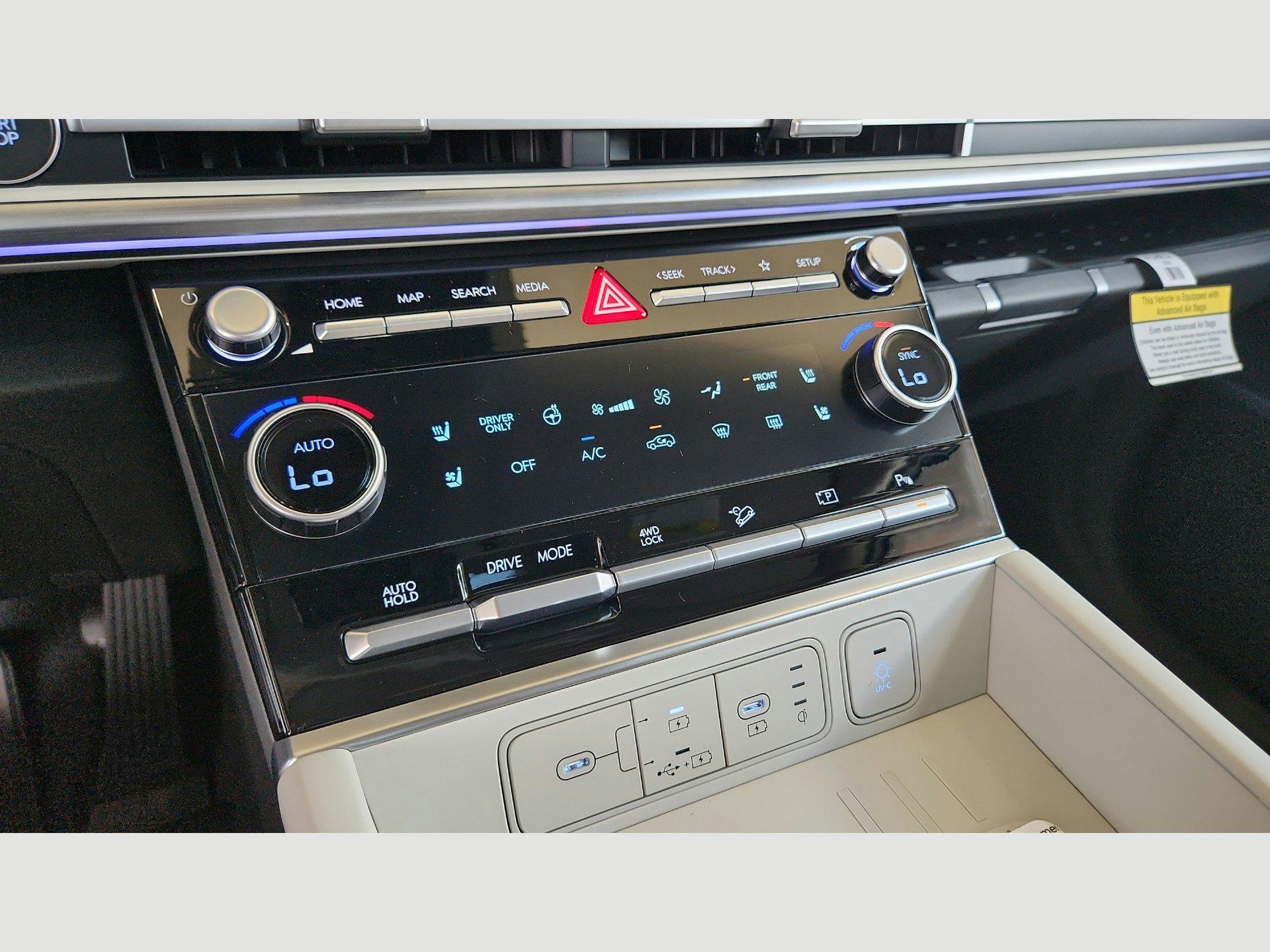 2025 Hyundai Santa Fe Limited - Photo 21