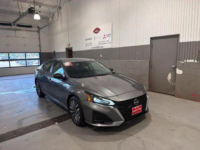 2024 Nissan Altima SV FWD for sale in Cedar Falls, IA